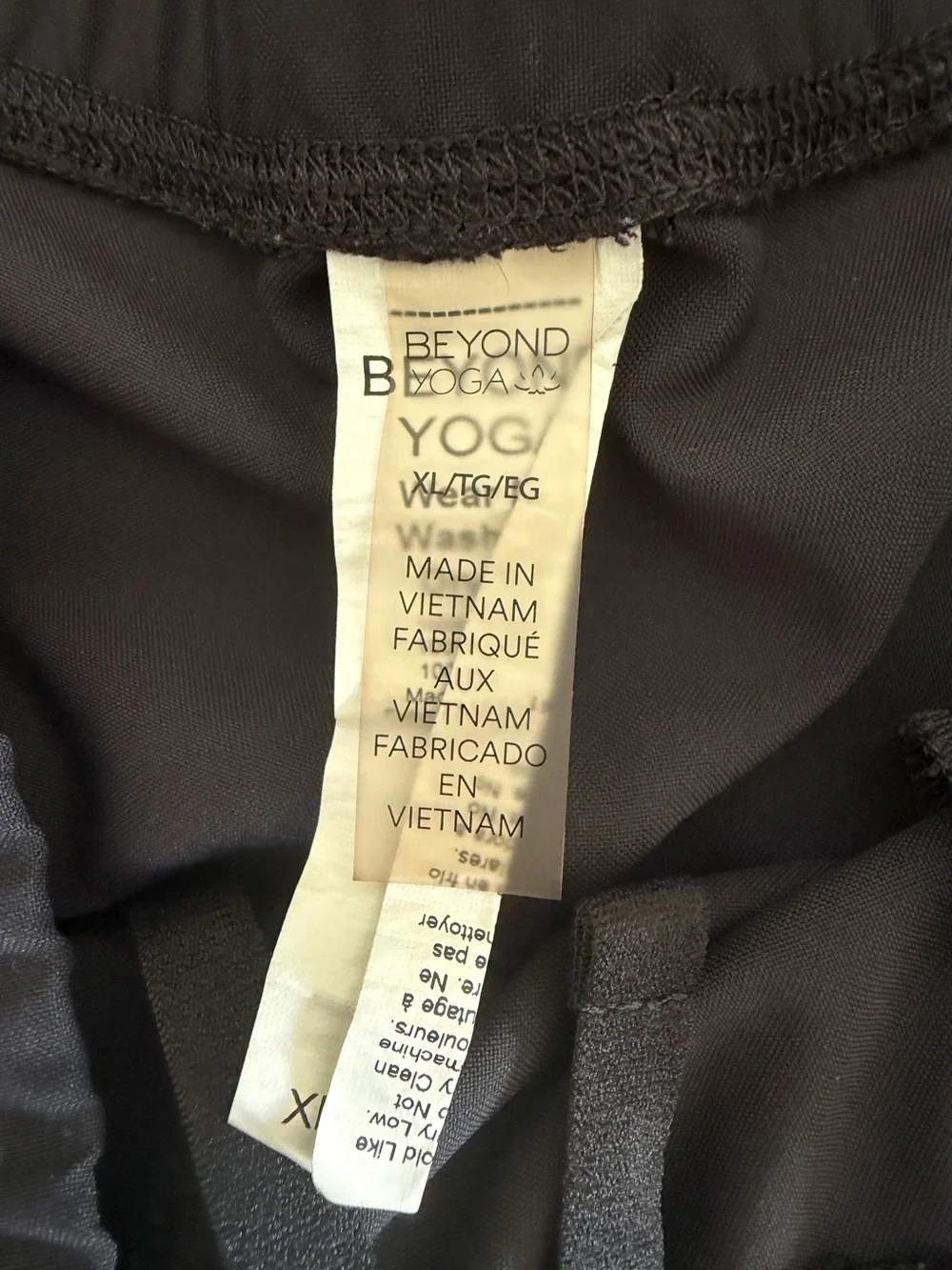 Beyond Yoga XL City Chic Wide Leg High Rise Cargo Pant Black Inseam 29.5